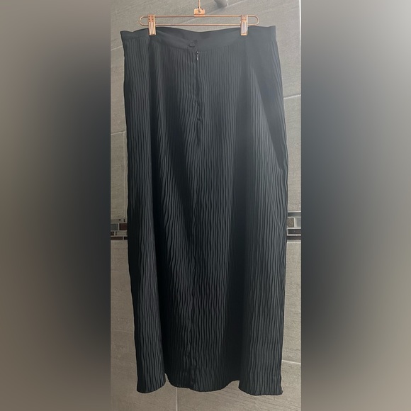 …Way size 12, lined, black dress skirt. - Picture 2 of 5